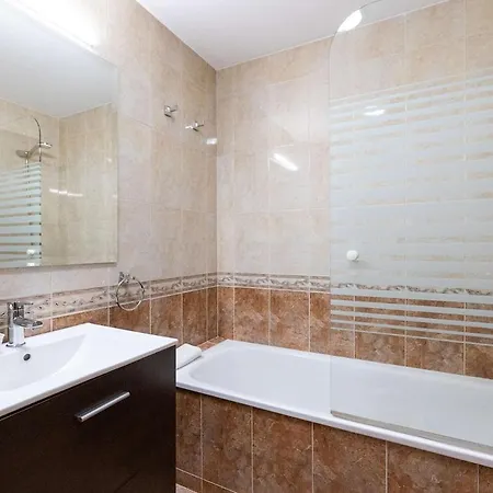 Spacious 3-bedroom In * Malaga