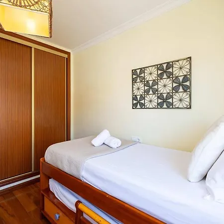 Apartment Spacious 3-bedroom In
