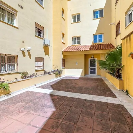Apartment Spacious 3-bedroom In